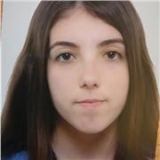 Profesora con capacidades para enseñar a niño, jóvenes y adultos